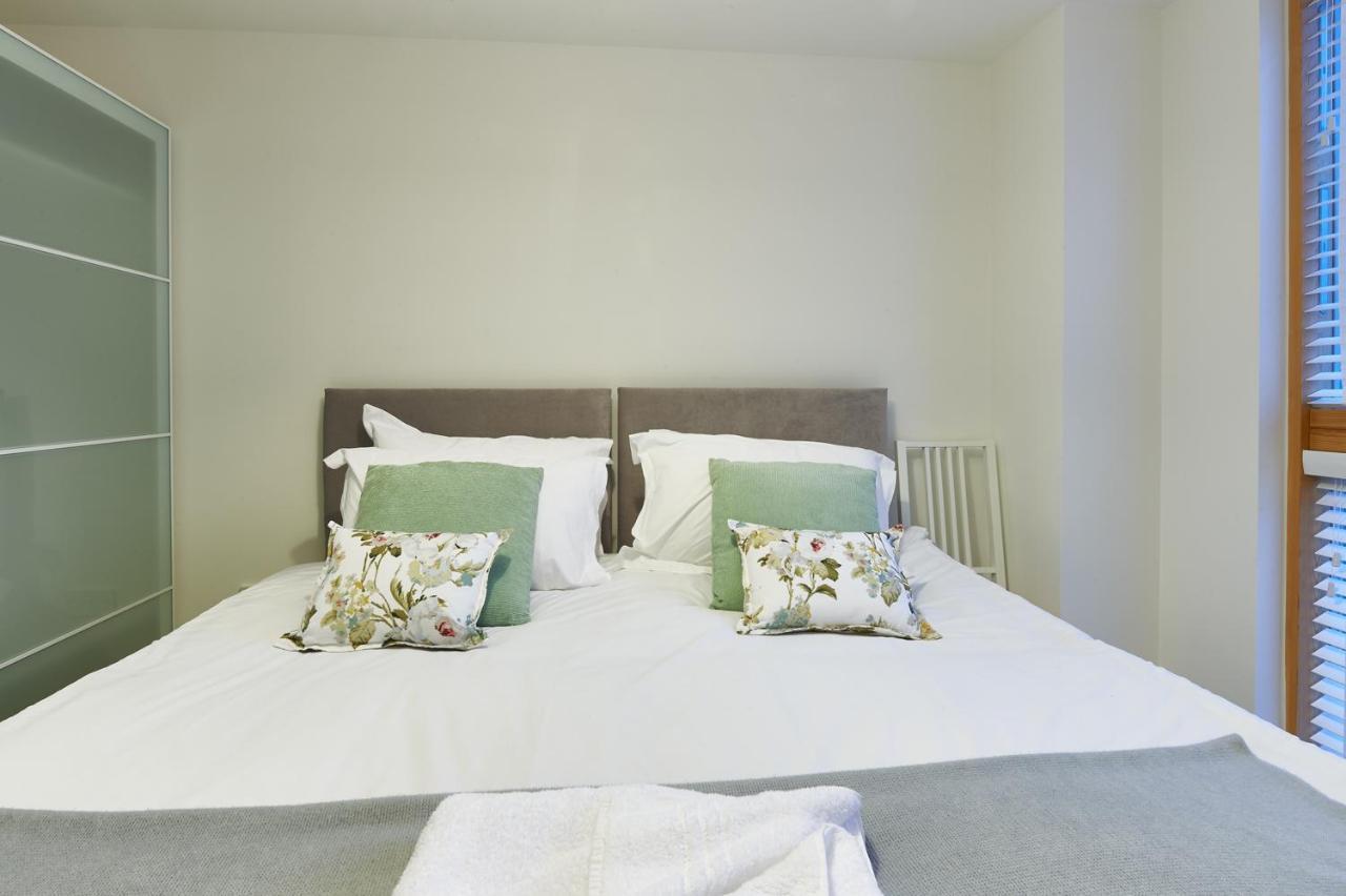 Shortstaymk Vizion Apartments, With Free Superfast Wi-Fi, Parking, Sky Sports And Movies Milton Keynes Bagian luar foto