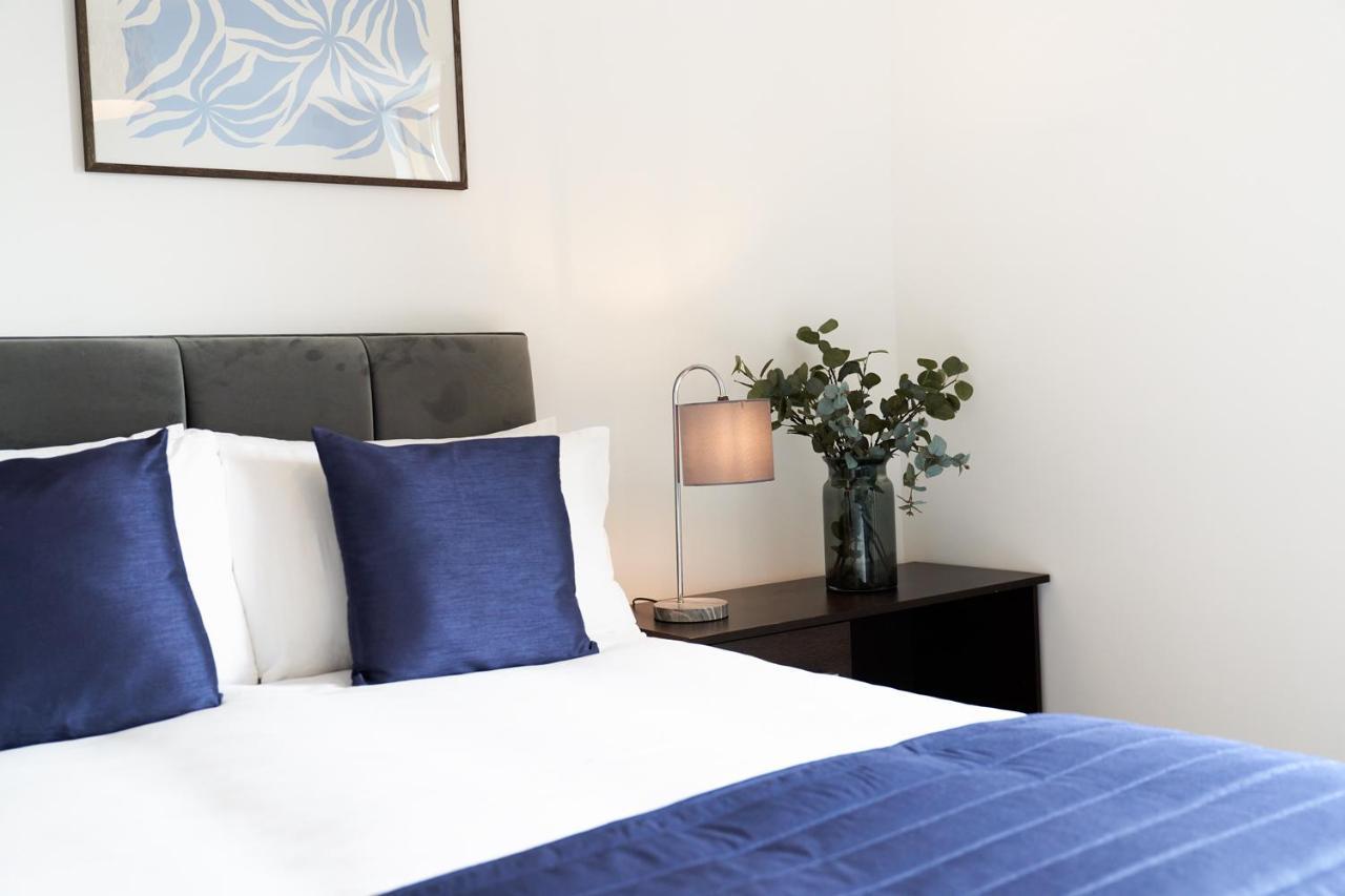 Shortstaymk Vizion Apartments, With Free Superfast Wi-Fi, Parking, Sky Sports And Movies Milton Keynes Bagian luar foto