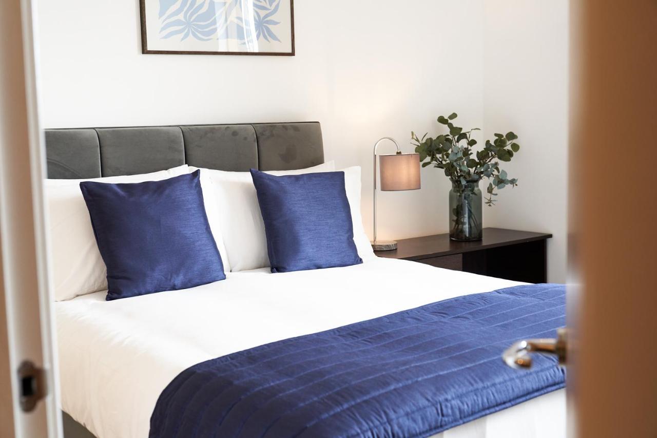 Shortstaymk Vizion Apartments, With Free Superfast Wi-Fi, Parking, Sky Sports And Movies Milton Keynes Bagian luar foto