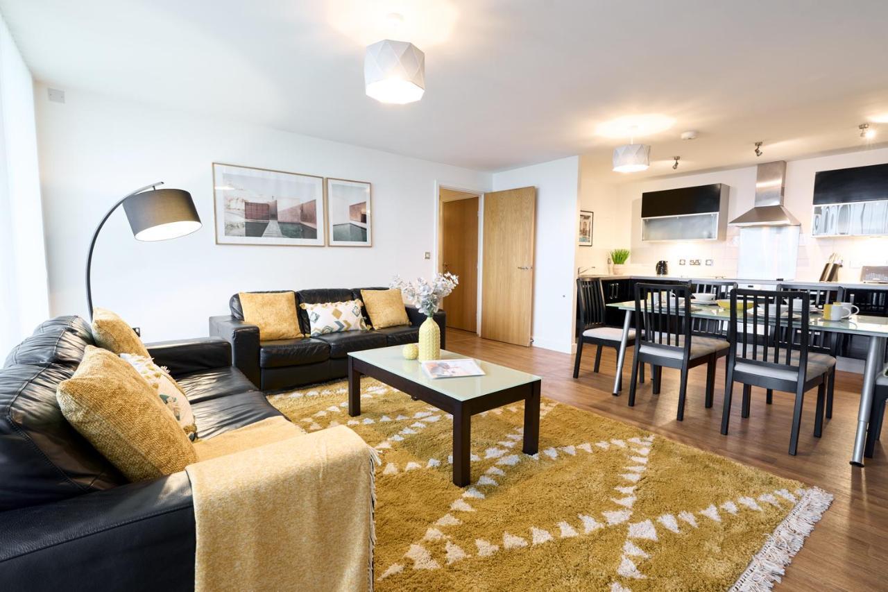 Shortstaymk Vizion Apartments, With Free Superfast Wi-Fi, Parking, Sky Sports And Movies Milton Keynes Bagian luar foto