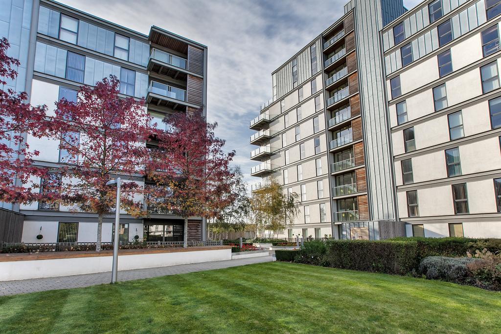 Shortstaymk Vizion Apartments, With Free Superfast Wi-Fi, Parking, Sky Sports And Movies Milton Keynes Bagian luar foto