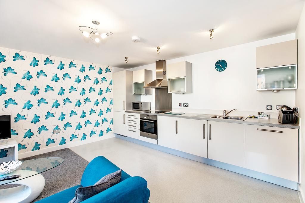 Shortstaymk Vizion Apartments, With Free Superfast Wi-Fi, Parking, Sky Sports And Movies Milton Keynes Ruang foto