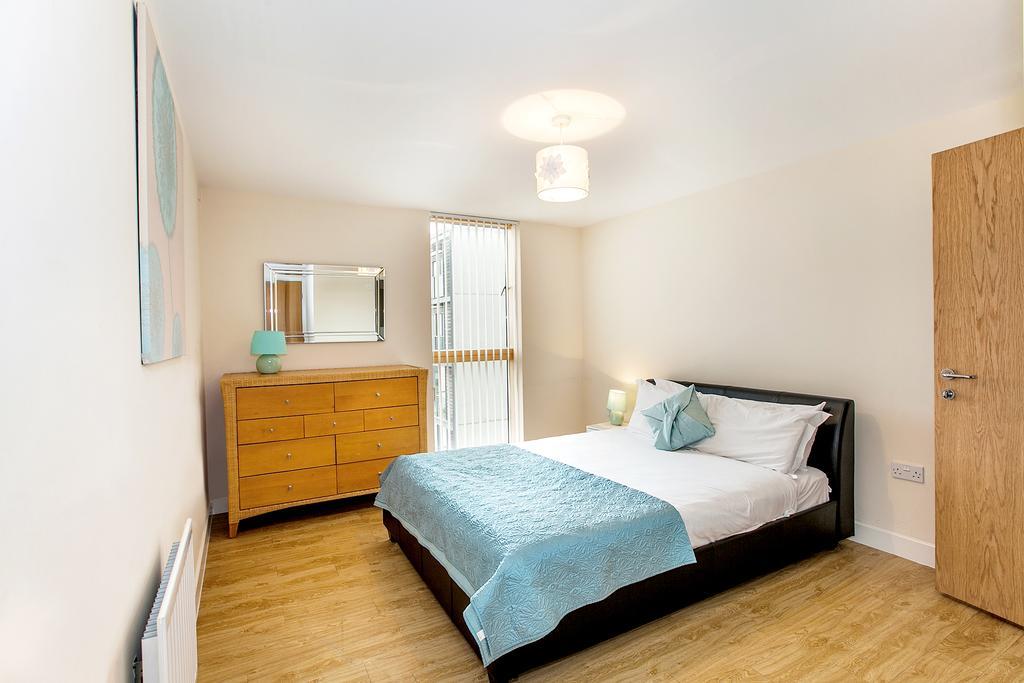 Shortstaymk Vizion Apartments, With Free Superfast Wi-Fi, Parking, Sky Sports And Movies Milton Keynes Ruang foto