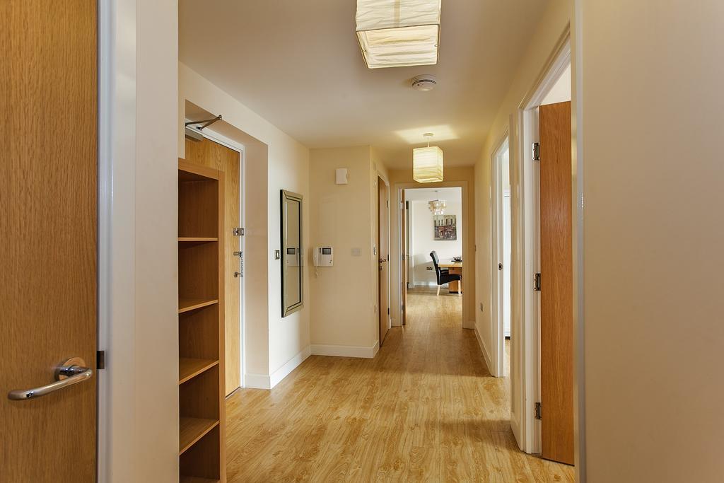 Shortstaymk Vizion Apartments, With Free Superfast Wi-Fi, Parking, Sky Sports And Movies Milton Keynes Ruang foto