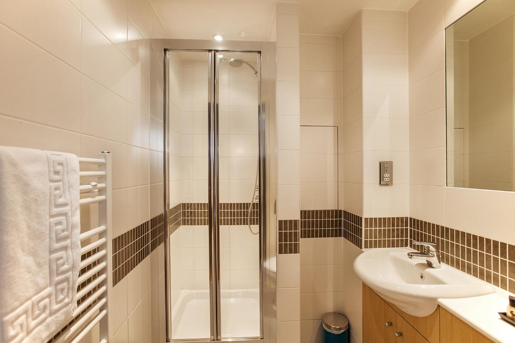 Shortstaymk Vizion Apartments, With Free Superfast Wi-Fi, Parking, Sky Sports And Movies Milton Keynes Ruang foto