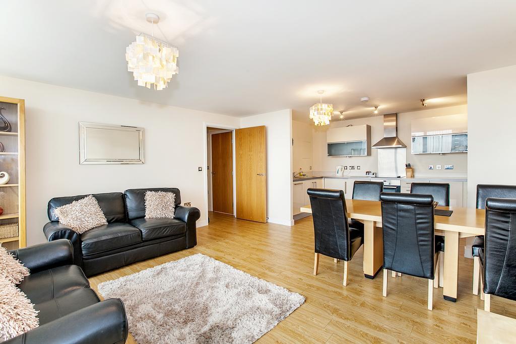 Shortstaymk Vizion Apartments, With Free Superfast Wi-Fi, Parking, Sky Sports And Movies Milton Keynes Bagian luar foto