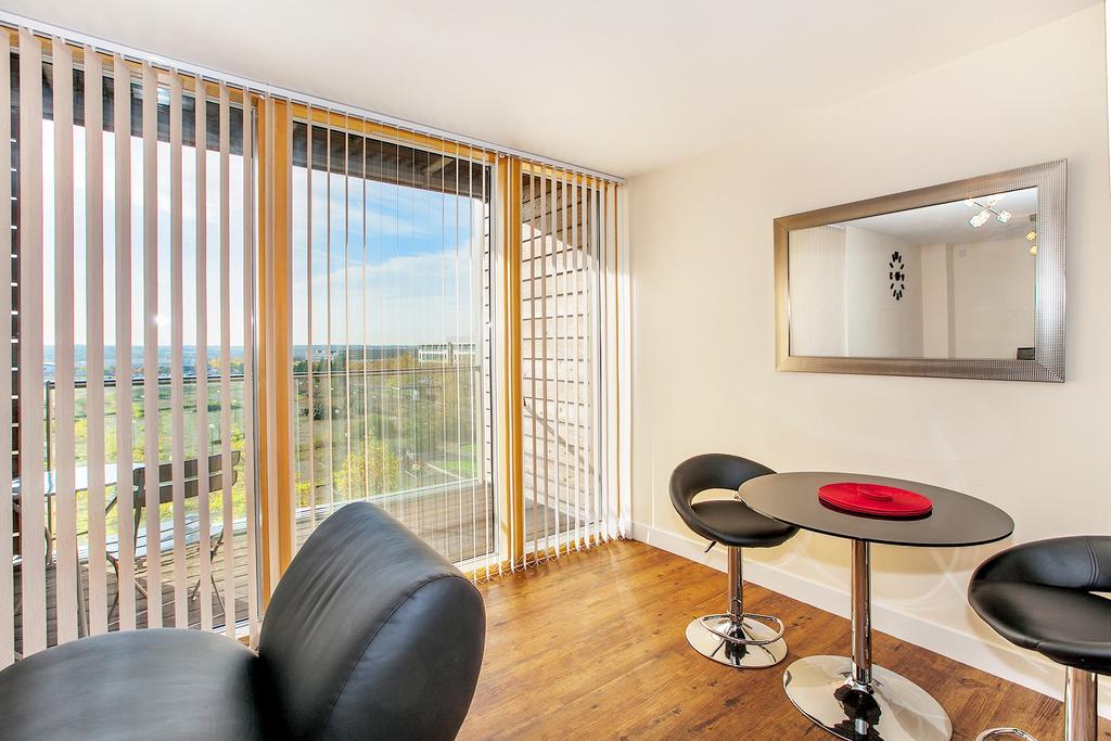 Shortstaymk Vizion Apartments, With Free Superfast Wi-Fi, Parking, Sky Sports And Movies Milton Keynes Bagian luar foto