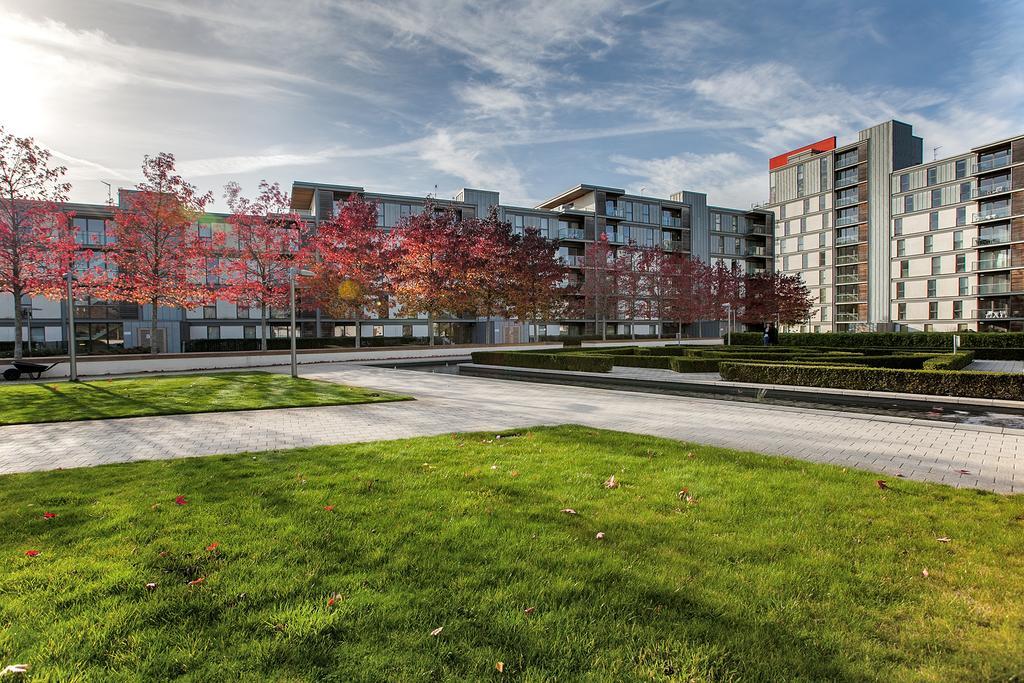 Shortstaymk Vizion Apartments, With Free Superfast Wi-Fi, Parking, Sky Sports And Movies Milton Keynes Bagian luar foto