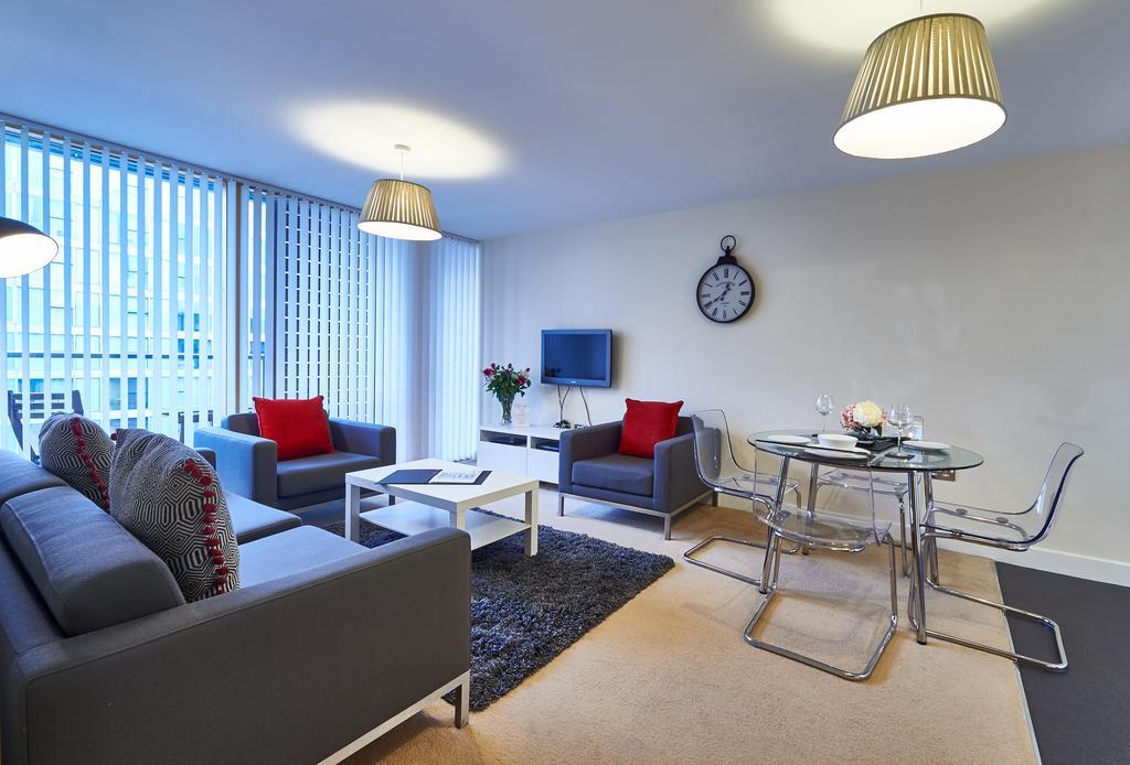 Shortstaymk Vizion Apartments, With Free Superfast Wi-Fi, Parking, Sky Sports And Movies Milton Keynes Bagian luar foto