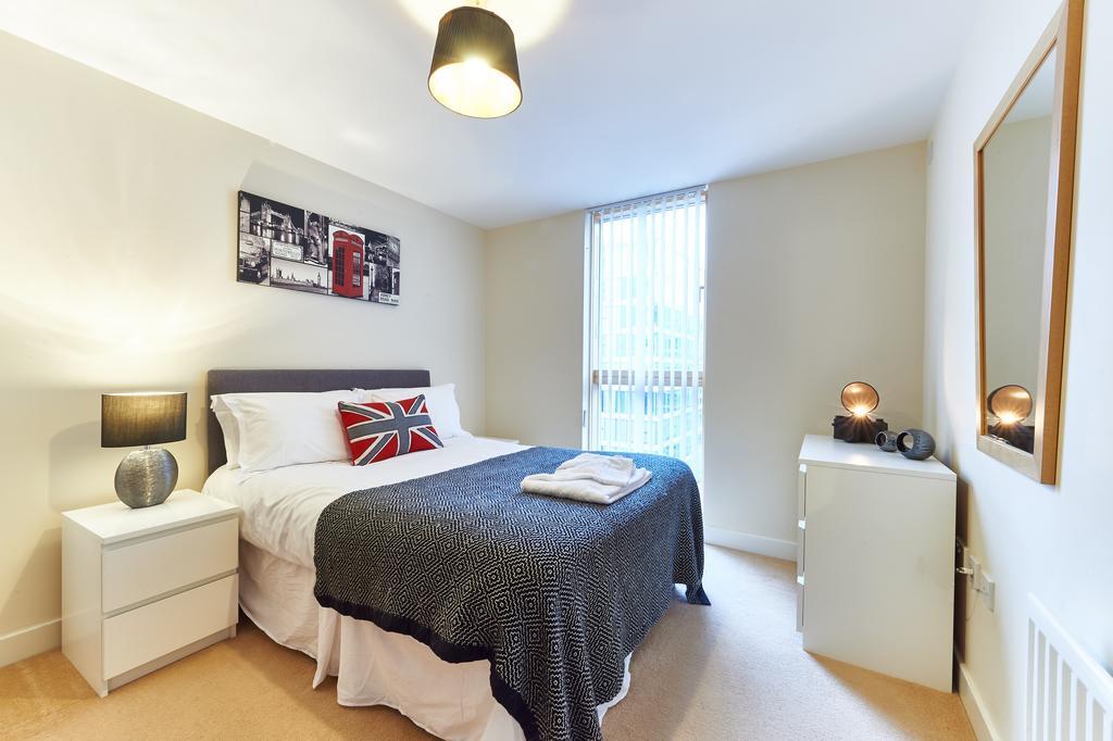 Shortstaymk Vizion Apartments, With Free Superfast Wi-Fi, Parking, Sky Sports And Movies Milton Keynes Bagian luar foto