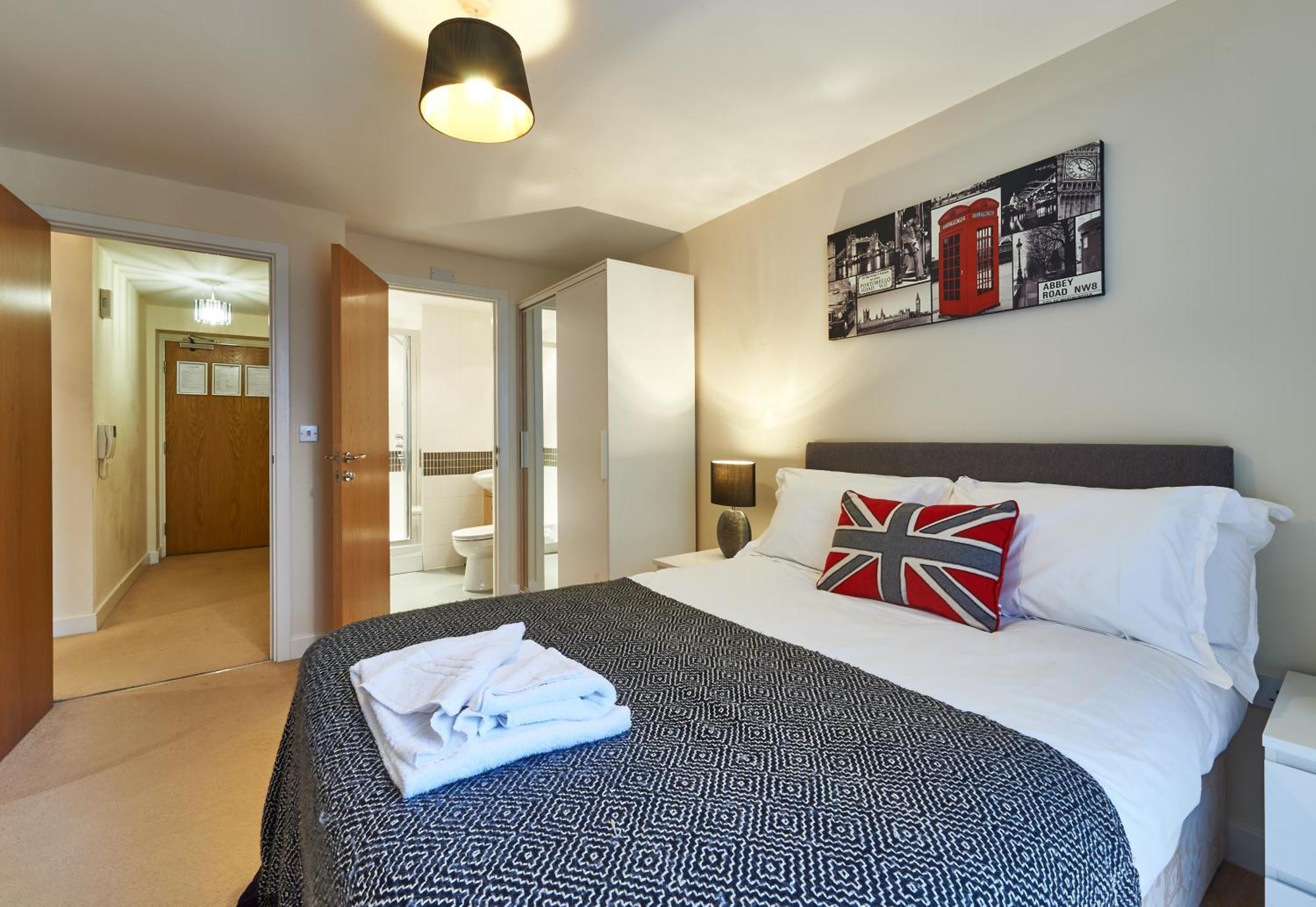 Shortstaymk Vizion Apartments, With Free Superfast Wi-Fi, Parking, Sky Sports And Movies Milton Keynes Bagian luar foto